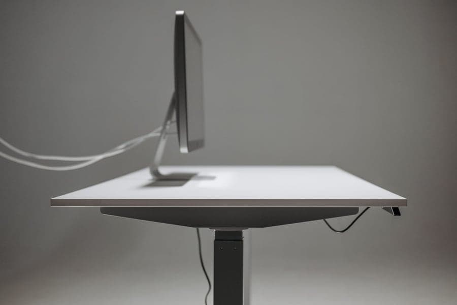 Chair & Cable — Desk setup gear — monitors, desks, chairs & cable management